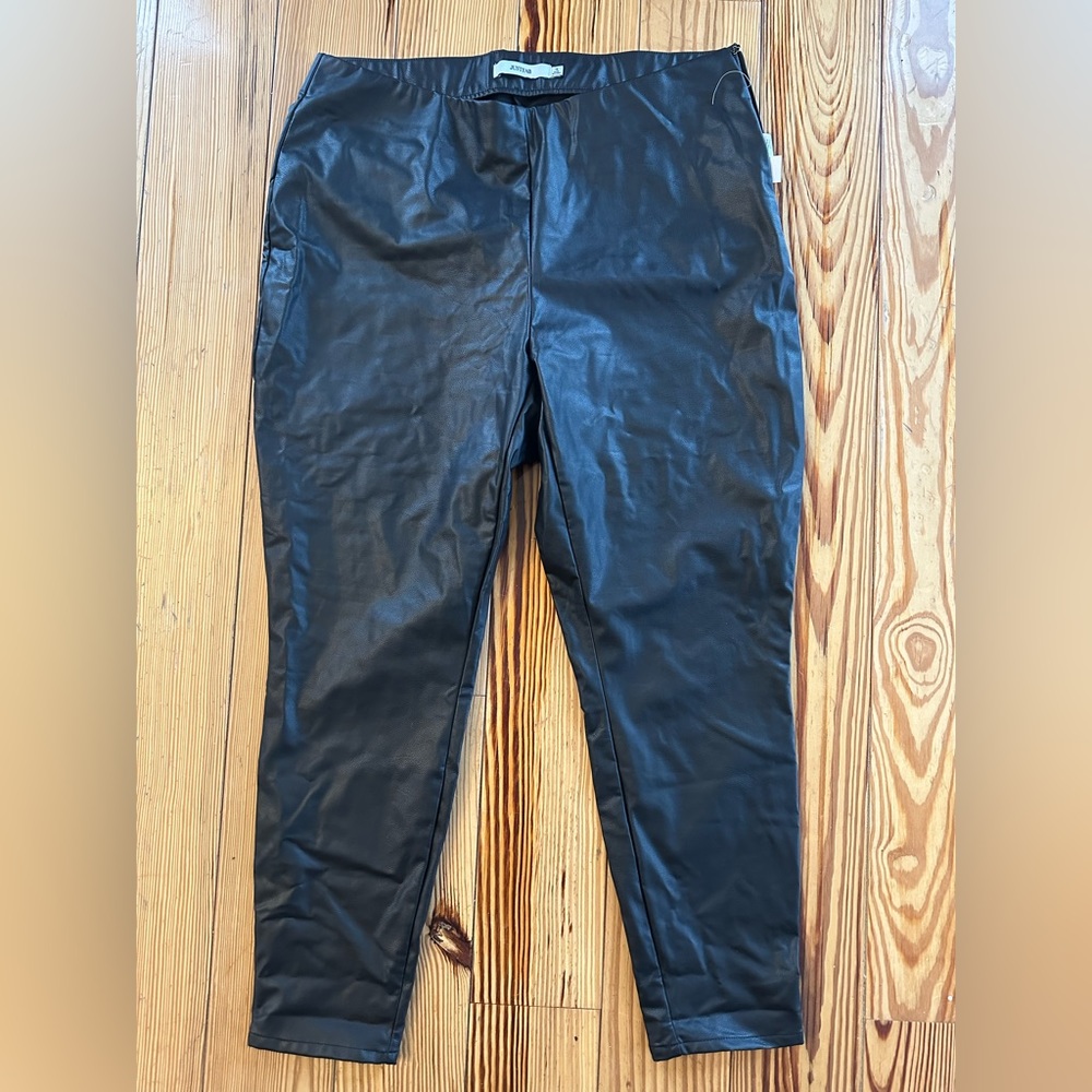 1X JUSTFAB faux leather pants